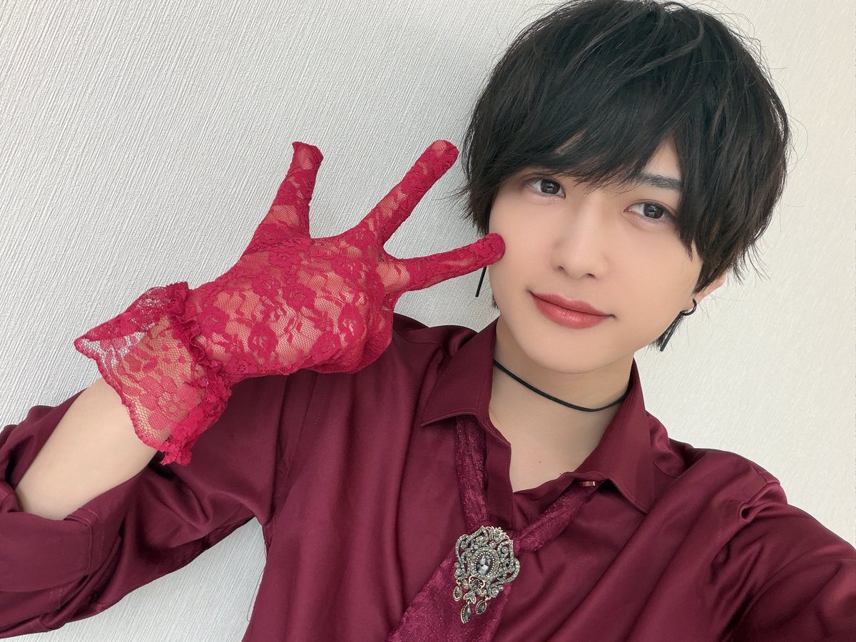 taisho_maeda916's tweet photo. 9月16日 僕の誕生日に
2nd Single「Yes, Call in LOVE」を
リリースさせていただきました！💿

今回リリースしたコリラブはなんと…⁉︎

🏆タワーレコード全店総合
シングルウィークリーチャート　2位
🏆タワーレコード全店J-INDIES
ウィークリーチャート　1位
🏆オリコン週間シングルランキング　3位
🏆オリコン週間合算シングルランキング　9位
🏆Billboard JAPAN週間シングル・セールス・チャート 4位

たくさんランクインすることができました！😳😳😳

僕自身 何にどうランクインするかとかは全く考えず、応援してくださるアナタと夏を駆け抜けてきたけれど

こうして形になるとやっぱり嬉しいのと
「これが僕らの愛の力だぜ👸🫶🤴」と
自慢気な気持ちになりました。笑

改めて7月から始まったリリイベ、最高の夏の思い出をありがとうございました🌻

秋も冬も
アナタと一緒にいられますように🌌
#前田大翔 #コリラブ