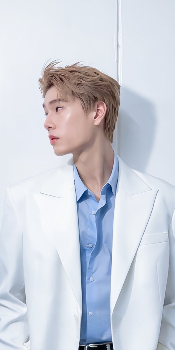 bloomingsummers's tweet photo. charming blond prince 🤍✨️

PHUWIN WITH FINELINE
#FinelinexPhuwin #phuwintang https://t.co/UtM96zj8EB