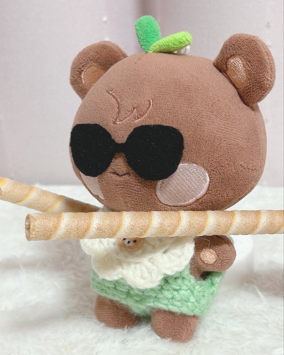10ng__ho's tweet photo. 運んでいるのはお菓子だよ🕶️✨ https://t.co/DBE3Uc5pYj