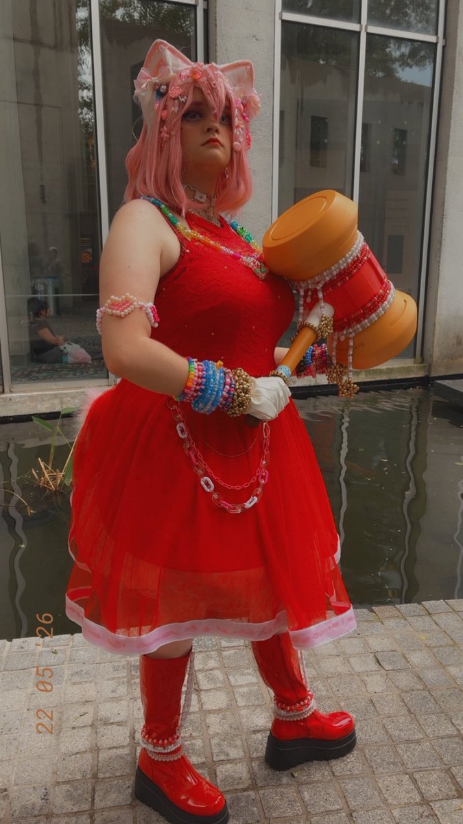 Cosplayer_Jade's tweet photo. My Kandi themed Amy! I love how she came out so much the first time I dressed as her and even the time at the Sonic Expo! I made all the Kandi myself and had help with the wig but the pieces

#sonic #sonicart #cosplay #cosplayer #cosplaying #amyrose #amy #SonicTheHedegehog https://t.co/Uufvae0lSZ