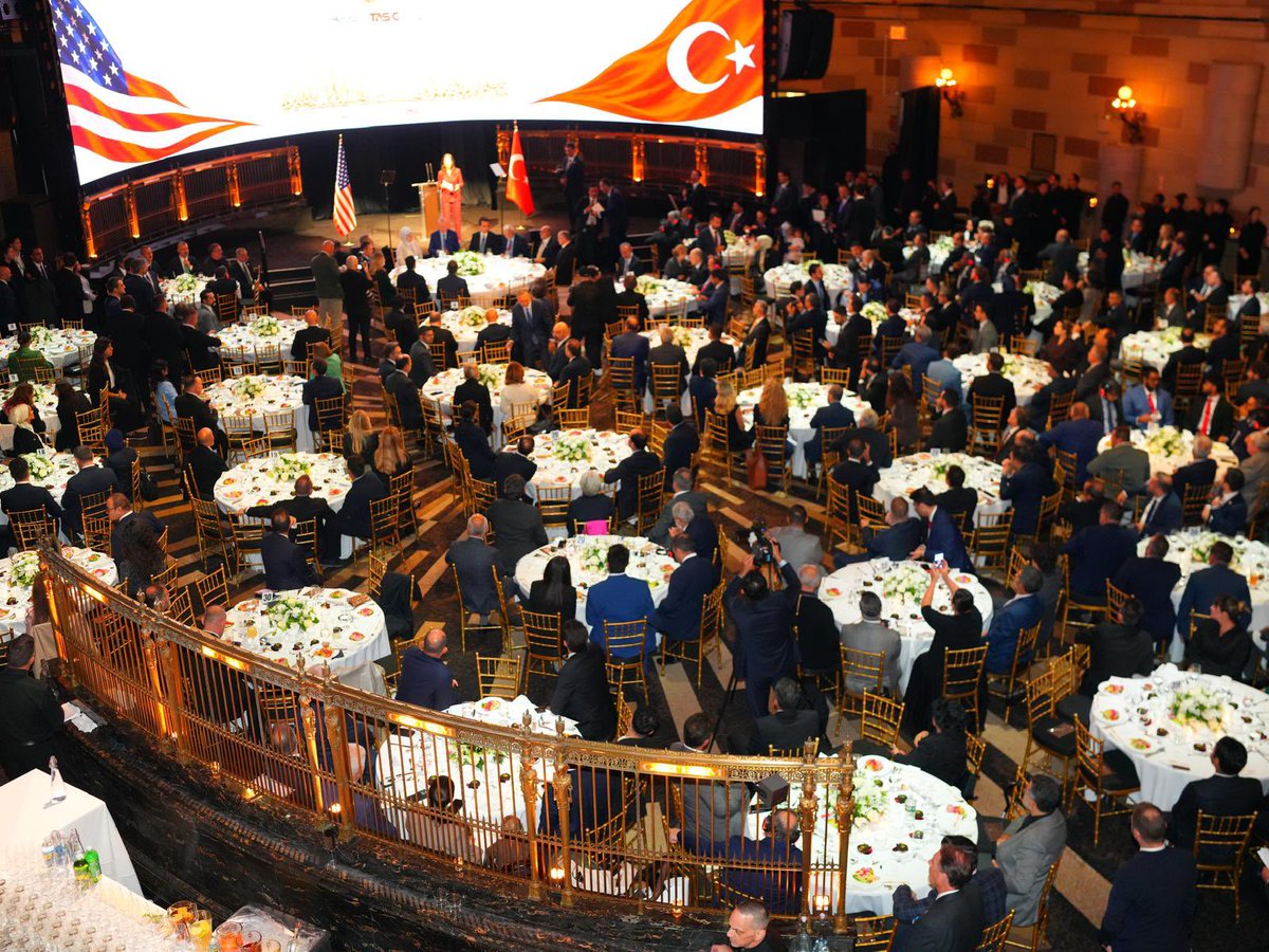 orhanaydin's tweet photo. Yurtdışı Türkler ve Akraba Topluluklar Başkanlığı (YTB) tarafından Amerika Birleşik Devletleri’nde düzenlenen Türk Toplumu Buluşması’nda, Cumhurbaşkanımız Sayın Recep Tayyip Erdoğan’ı karşılama ve programın ardından ülkemize uğurlama imkânı bulduk.

Birleşmiş Milletler Genel Kurulu vesilesiyle gerçekleştirilen temasların; ülkemiz, İslam âlemi ve başta mazlum coğrafyalar olmak üzere tüm insanlık için barışa, huzura ve adalete vesile olmasını temenni ediyorum.