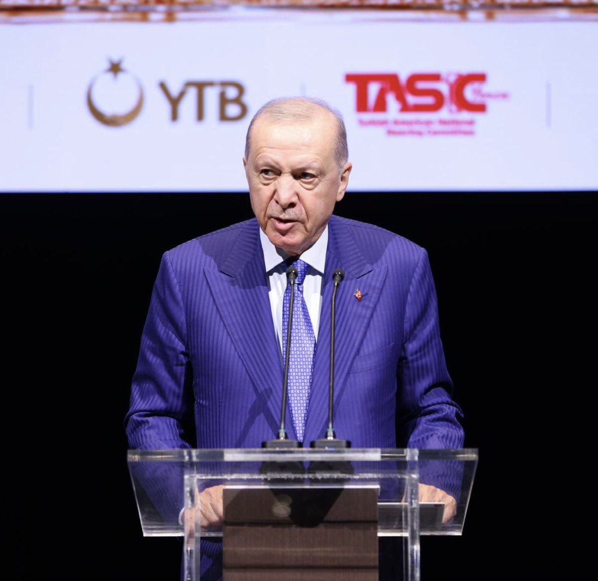 orhanaydin's tweet photo. Yurtdışı Türkler ve Akraba Topluluklar Başkanlığı (YTB) tarafından Amerika Birleşik Devletleri’nde düzenlenen Türk Toplumu Buluşması’nda, Cumhurbaşkanımız Sayın Recep Tayyip Erdoğan’ı karşılama ve programın ardından ülkemize uğurlama imkânı bulduk.

Birleşmiş Milletler Genel Kurulu vesilesiyle gerçekleştirilen temasların; ülkemiz, İslam âlemi ve başta mazlum coğrafyalar olmak üzere tüm insanlık için barışa, huzura ve adalete vesile olmasını temenni ediyorum.