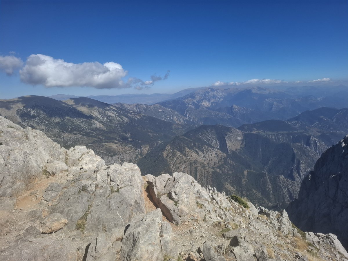 mayteserrat's tweet photo. 🏔️ PEDRAFORCA ×2

26 km · +2.500 m · menys de 6h

Dues pujades al Pedraforca pel Verdet grimpant.

Però el millor ha estat sentir-me forta, moure'm amb agilitat per un terreny que m’encanta i gaudir de tot el que passa mentre arribo al CIM.

Seguim!! 💜🫂♾️

#Autista https://t.co/VdG9B3zc0O