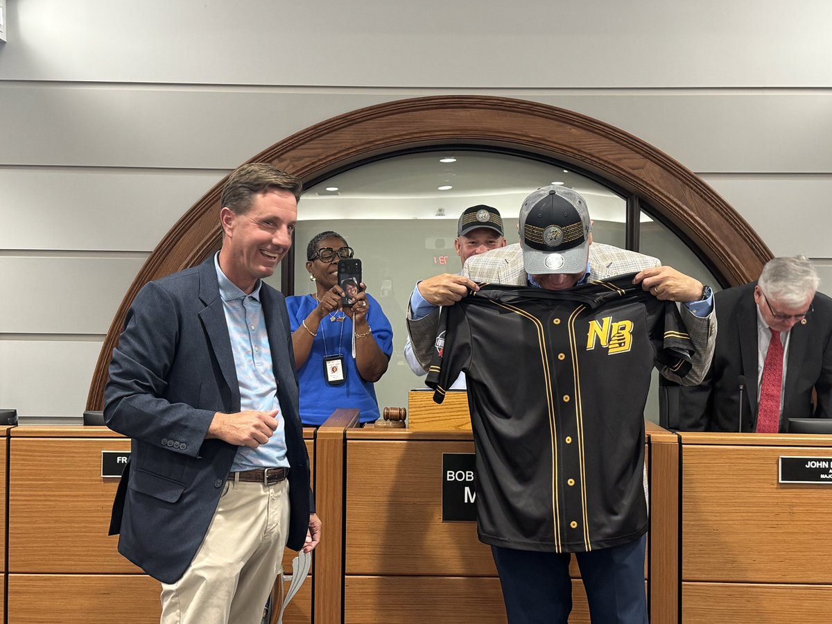 NewBritainBees's tweet photo. Special thanks to the City of New Britain for having us last night to honor the 2026 Futures League Champion Bees at their Common Council meeting!
#GoBees | @CoNBCT https://t.co/oGdkDWaVXs