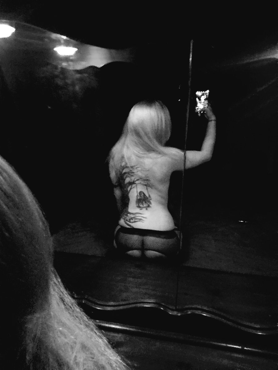 HarperMarirn1e's tweet photo. Here we go again. ♡ 
Click the link- send a message eith your request=super simple. 😘

https://t.co/RfzCRyaRZF https://t.co/jvya0lPrs4