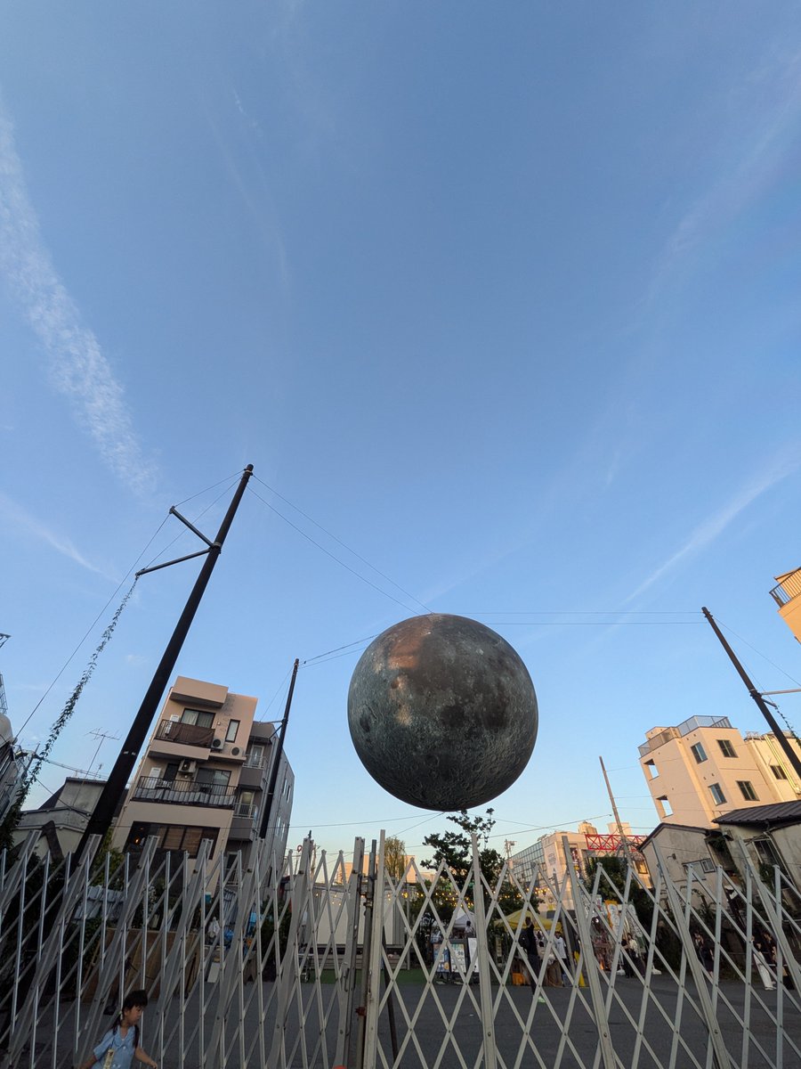 ts_zgp's tweet photo. 今日はシモキタ(何年前かにﾀﾞｲｶｲｼﾞｭｳの舞台見に行って以来)に行ってランチして モデルか俳優みたいな若者と海外の方々を眺めながらフラ��ラ散策して、燻製ベーコン買って再び 彩の国へ🚃🚃🚃
ショップのお姉さんがめちゃくちゃ美人で可愛かったなぁ(´•͈ω•͈

シモキタ凄いな✨️ https://t.co/nWa4VE8D85
