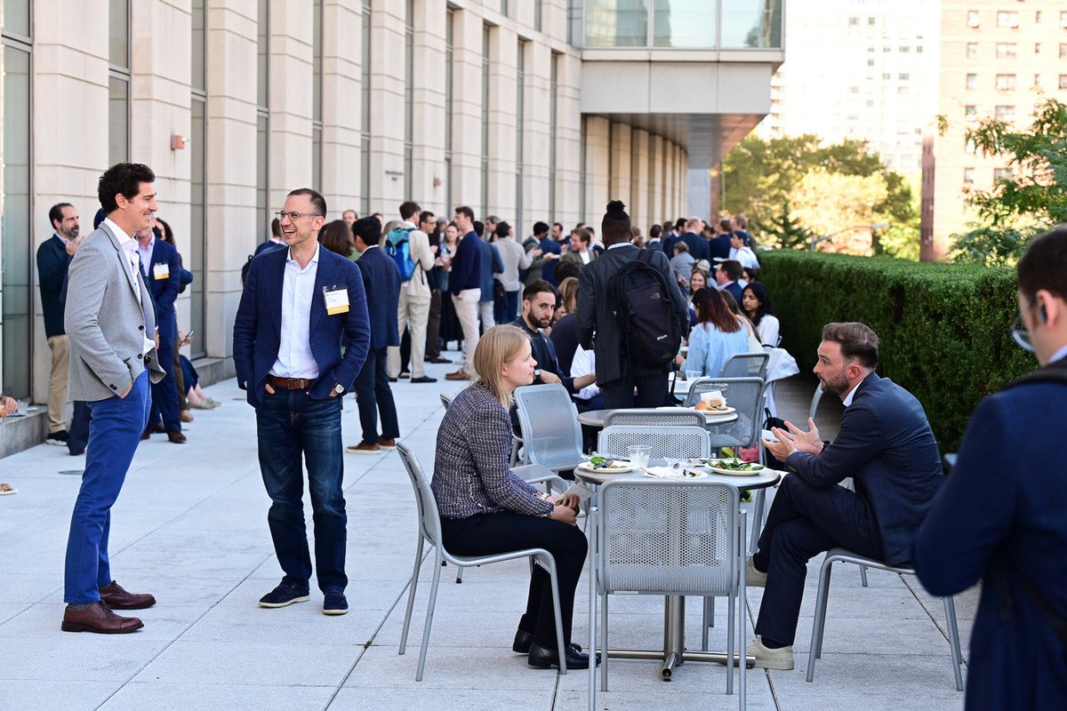 xethalis's tweet photo. The agenda for the 6th Annual Fordham Law Blockchain Regulatory Symposium is live https://t.co/tFuhorGfZb

It is an honor to again cohost @FordhamCrypto with @thejoycelai and @DonnaRedel.  We’re thrilled to have @giancarloMKTS introducing @ChairmanSelig as our keynote fireside. https://t.co/4Zub1vOzNK