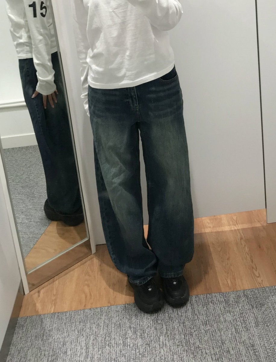 newspicy1214's tweet photo. 핏 기깔난 와이드팬츠 찾는분 이팬츠 진짜 추천임
커브드팬츠 이상한핏 많은데 이거는 진짜 핏이 너무 이뿜..ㅠㅠ

워싱도 너무 이뿌고 아무런 티랑 매치해줘도 잘어울려서 손 자주감. 재질 탄탄하고 가성비까지 좋아서 ㅊㅊ https://t.co/mbBP374dpA