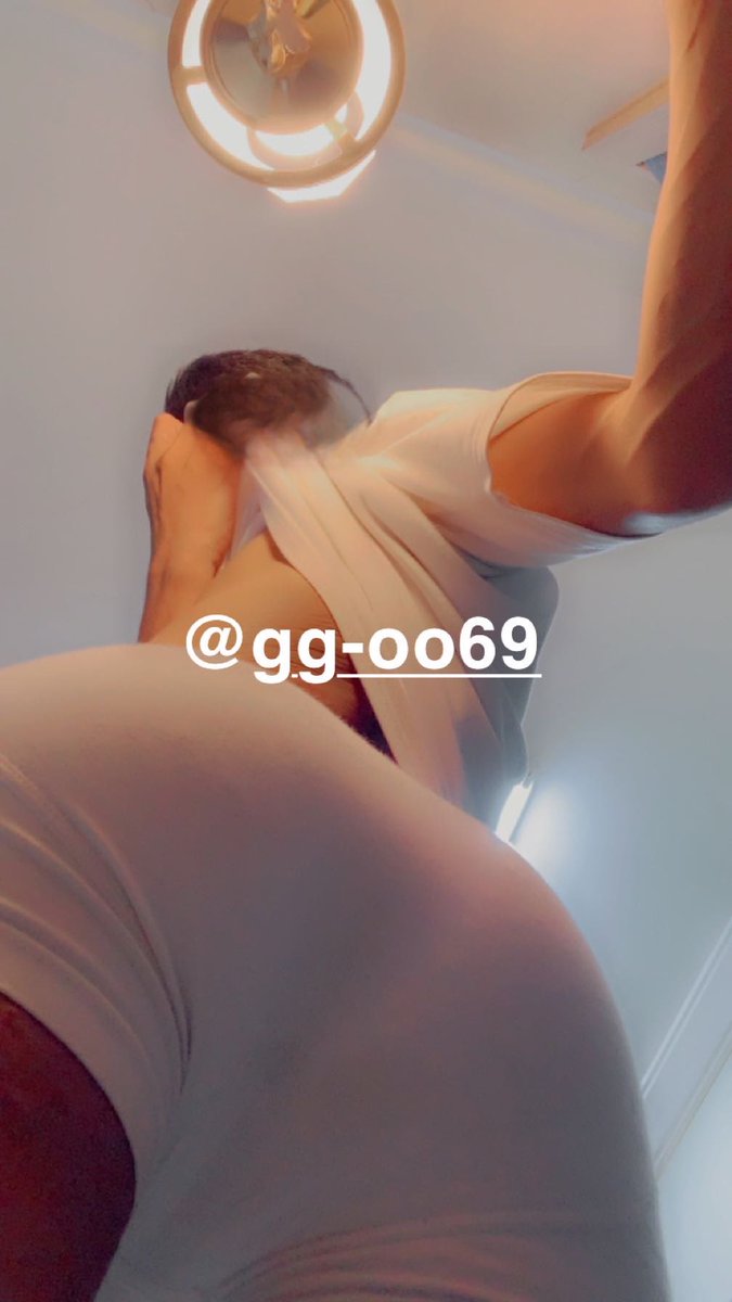 wsd1429273's tweet photo. وش تختار ترضع ولا تلحسها 🥹🔥👅 https://t.co/4iRk5xxanm