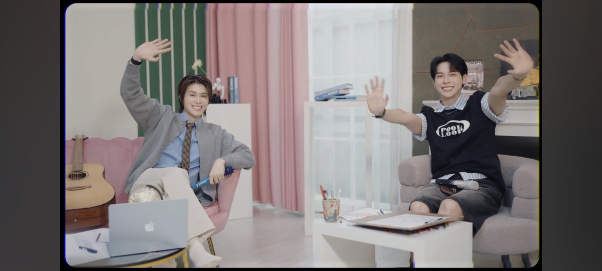 hubaoru's tweet photo. Pentor laughs in high notes, Peat sighs in low notes—romance without even trying.

#情非得已 #QingFeiDeYi #庾澄慶 #HarlemYu #pentorjrp  #เป็นต่อจีรภัทร #Peatwasu #พีทวสุธร https://t.co/TvZVDF1lxK