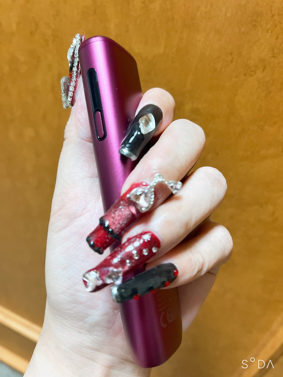 sya__ro's tweet photo. 苦節3時間ひさびさのネイル💅★* https://t.co/GnfJcvIpza