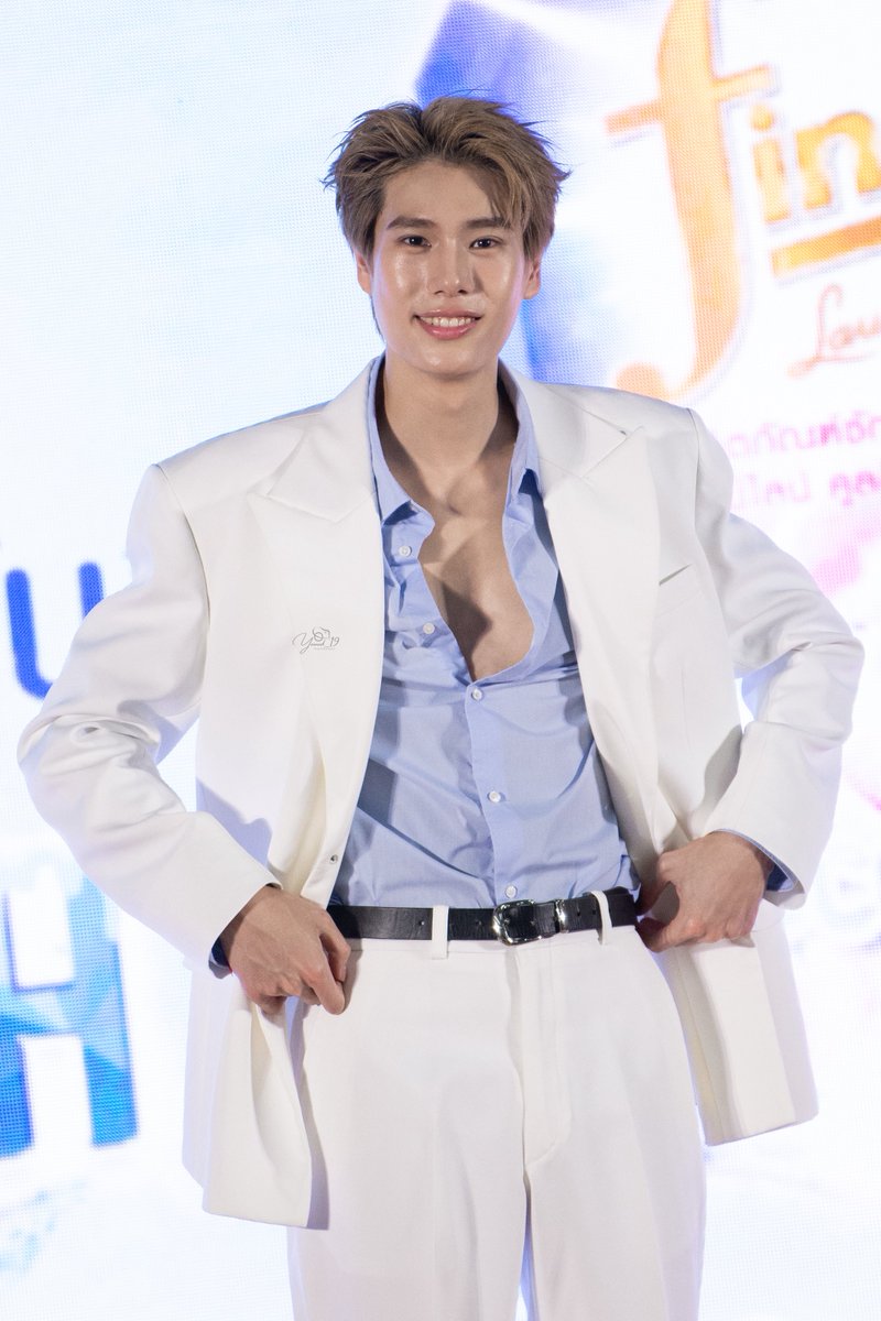 photobyyamed's tweet photo. “ภูวินทร์ฝากผลงาน เดี๋ยวจะมีเพลงใหม่กับ riser music :) และขอฝากเพิ่มพูน ฝากลูกด้วยนะครับ”

พ่อพ่อที่รัก #permpoon ที่สุดดด 😭

PHUWIN WITH FINELINE
#FinelinexPhuwin
@phuwintang https://t.co/1Sd2blccxG