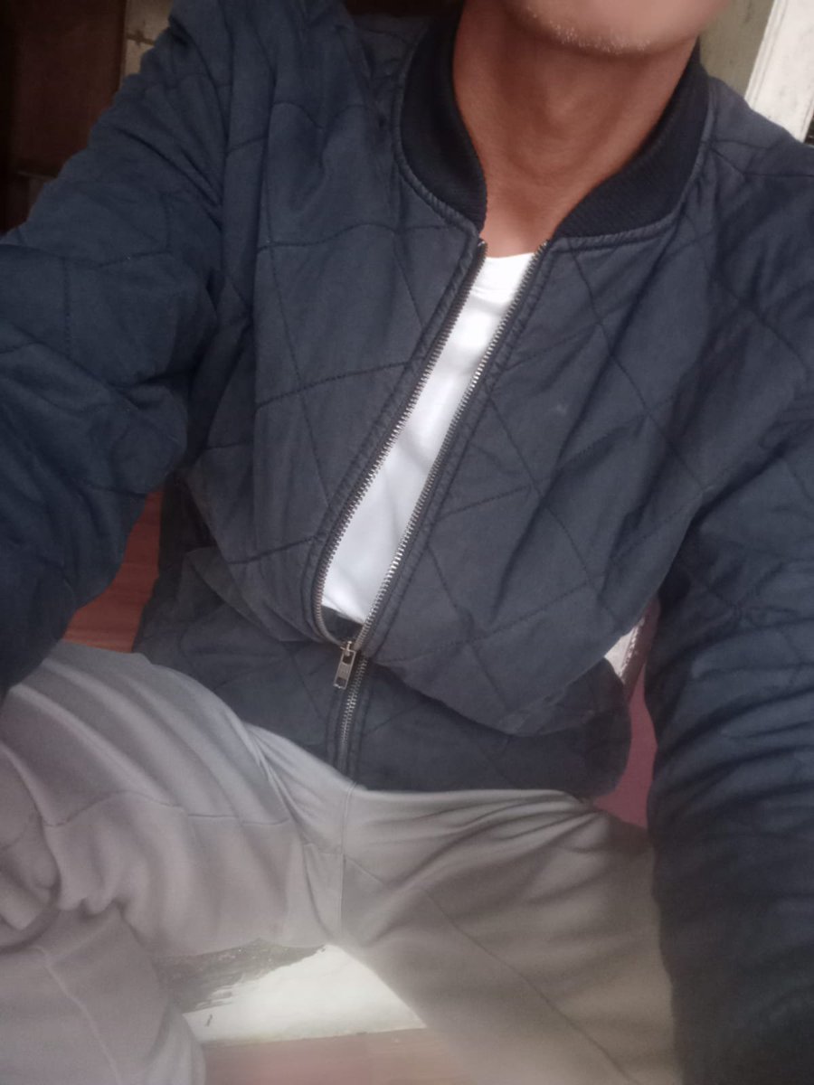 Lukman80030's tweet photo. Pulang pulang jongkok dulu kaki pegel. https://t.co/khTOOqRLWB