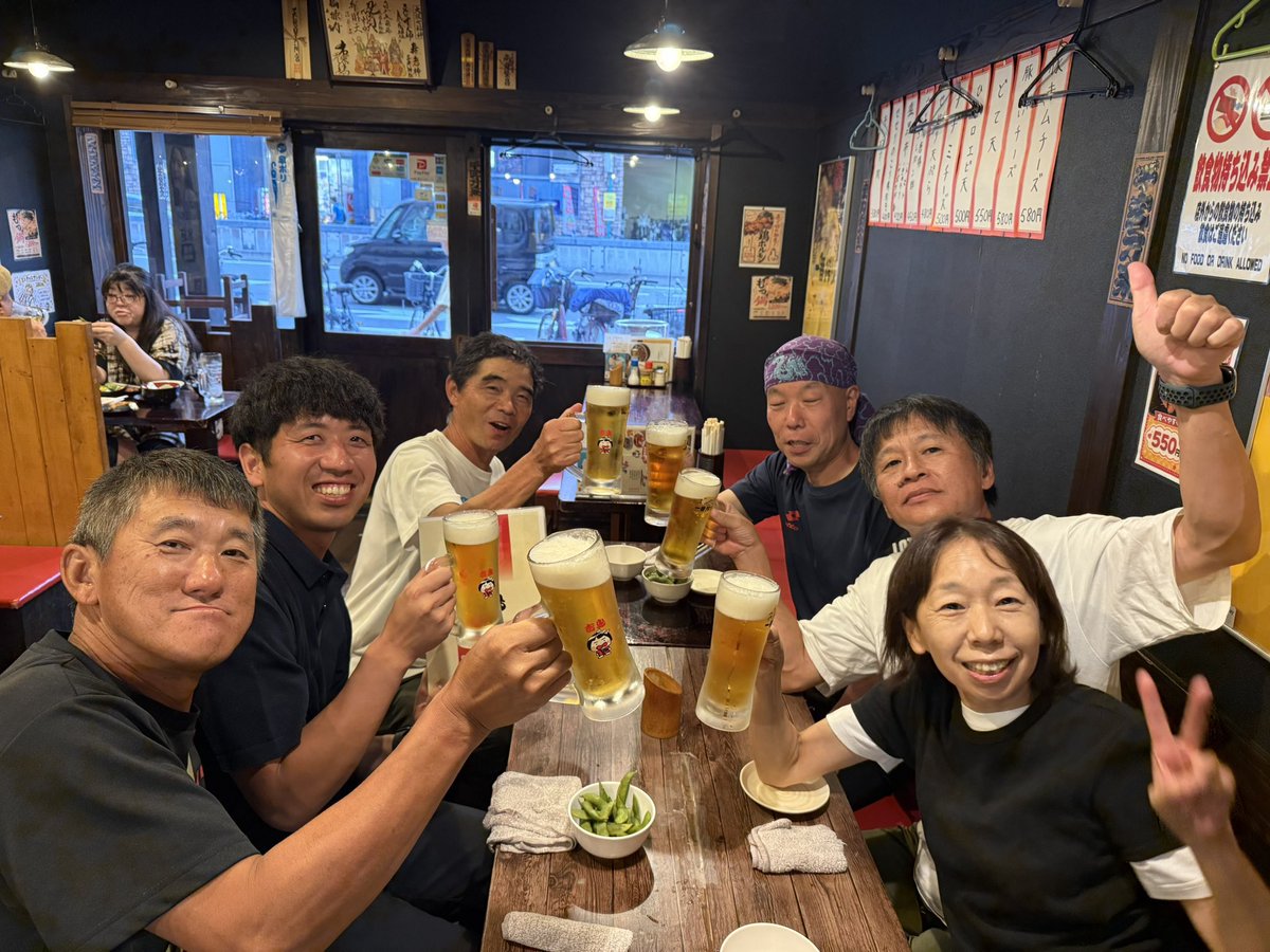 y03y01's tweet photo. 大阪の関西モルックグランプリにBeewood2.0で出場！！
予選はグループ1位通過、上位トーナメント1回戦で敗退😓
3日間、大阪と兵庫の川西モルックドームで投げすぎたけど体力と体感が必要と感じた笑
Beewoodの2人に誘ってもらったおかげで充実したSWでした🤭
飲んでばっかで楽しかったー！！ https://t.co/vPn0yniXzS