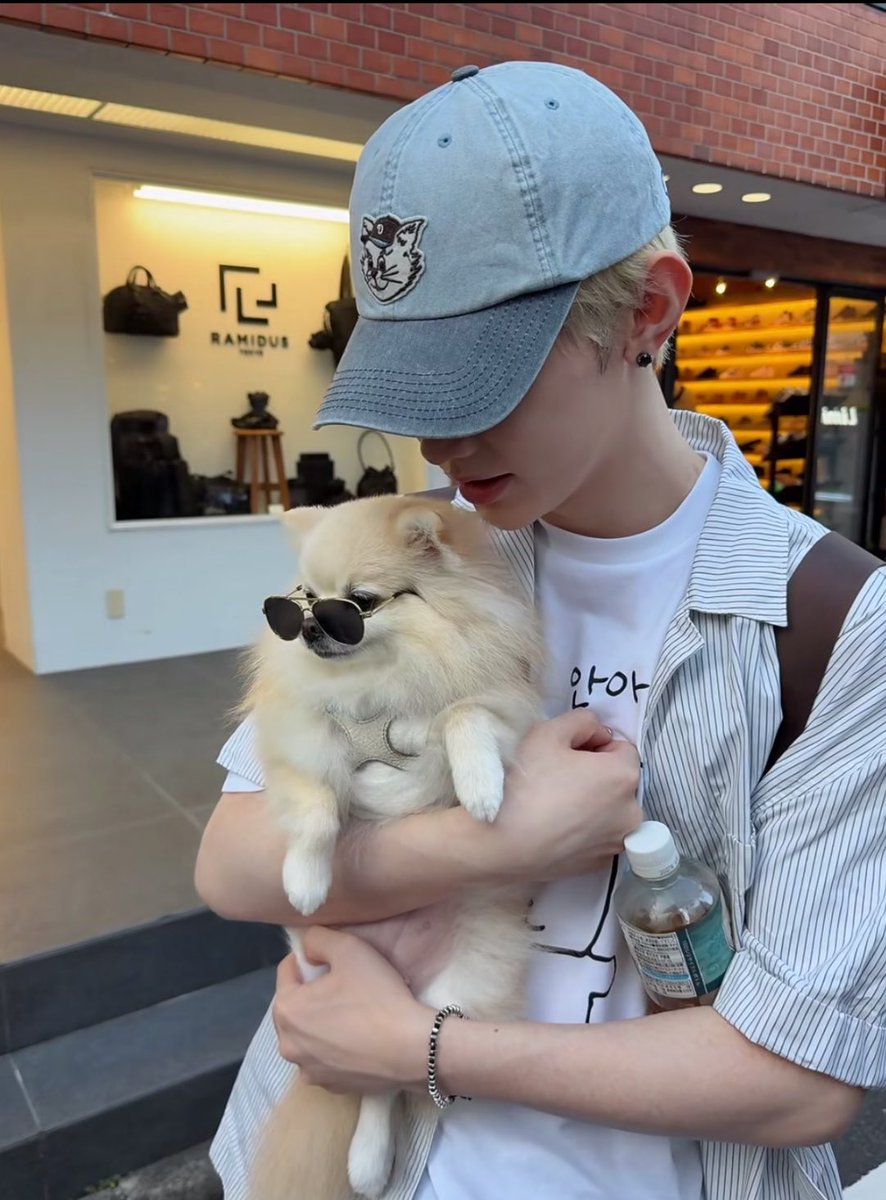 zghaosolo's tweet photo. ZHANG HAO WITH A PUPPY https://t.co/sWEcV0IGgv