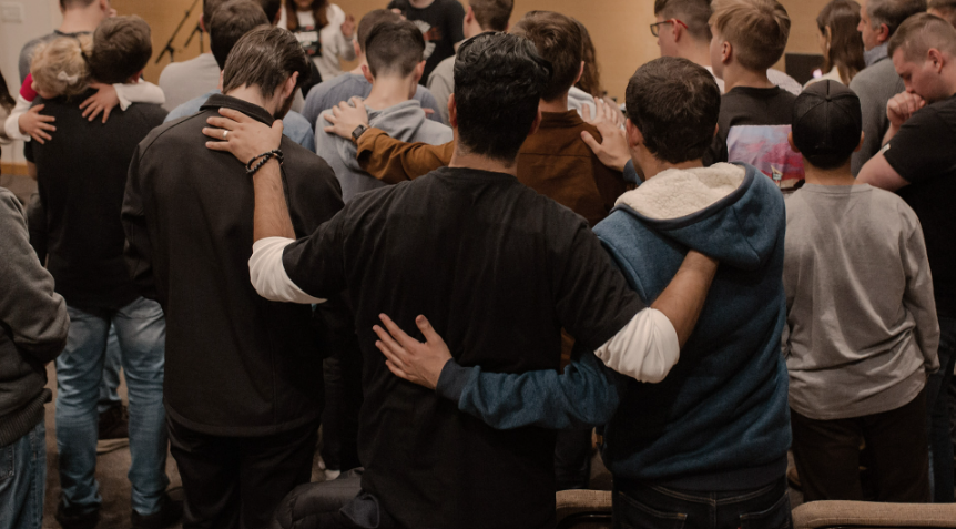 EPMissions's tweet photo. “Therefore, encourage one another and build one another up.” — 1 Thessalonians 5:11 

Parish renewal doesn’t happen through one person or one ministry. It happens when all of us choose to encourage one another and point each other toward Christ.

Will you be an EPM Ambassador? https://t.co/K4nf5OKH2P