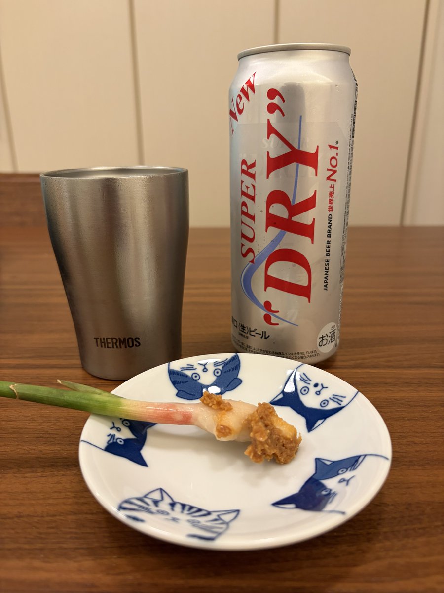 nis_seo's tweet photo. 嫁と日光タンデムツーリングは12時間で終了。最後ケツ痛かった😭タンデムでこの距離はだいぶ疲れましたが2人の荷物もお土産もしっかり積めてやっぱりスクーターは楽でいい😄でも次この距離は車にします😆

とりま疲れた体に銀のヤツ‼️うま〜

写真は中禅寺湖と男体山。
今回風景写真くそなのしかない😂 https://t.co/ajyMQfxNGu