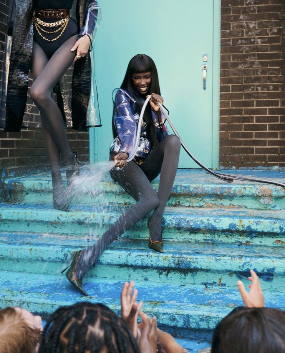 jacquemusx's tweet photo. Fun editorials are BACK!!!! https://t.co/2ttACZYGnq