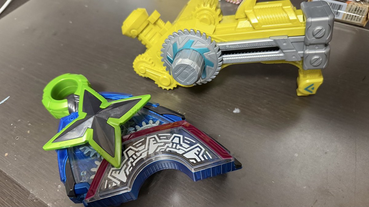 strawberry2005_'s tweet photo. NEXT…余ったニンジャバックル×スラッシュボーンバックル https://t.co/cliMhX9oCa