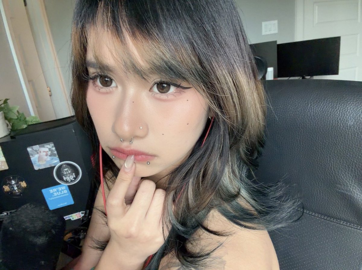 gard3nofedyn's tweet photo. the tickle monster is coming for you :P https://t.co/S8xa9PyMx5