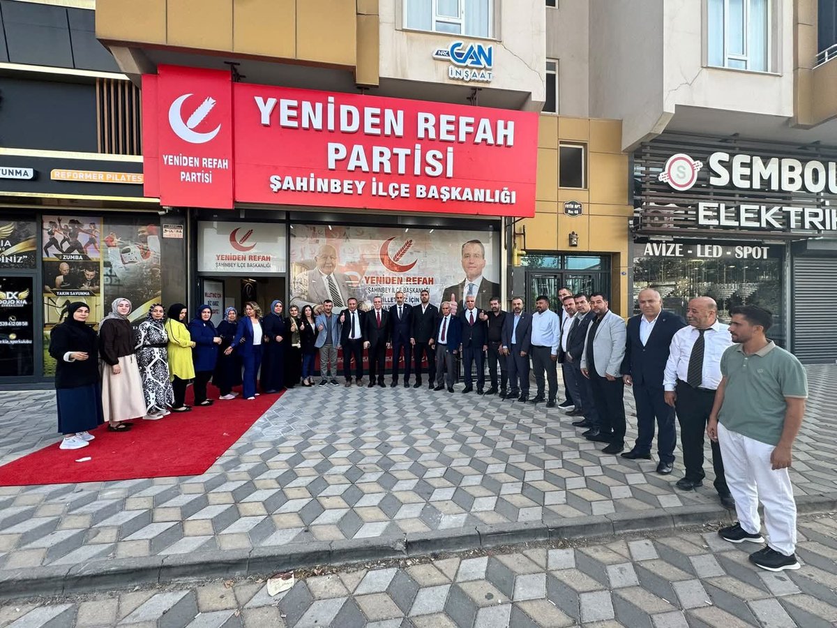 rprefahantep's tweet photo. Genel Başkan Yardımcımız Bülent Osman Osmanağaoğlu,ve teşkilatımızla birlikte Şahinbey İlçe Başkanlığımızı ziyaret ettik. Teşkilat çalışmalarımız ve saha faaliyetlerimizi istişare ettik. Hep birlikte, aynı azim ve kararlılıkla çalışmalarımıza devam ediyoruz

Sedat yıldız. https://t.co/afDnSjL4RZ