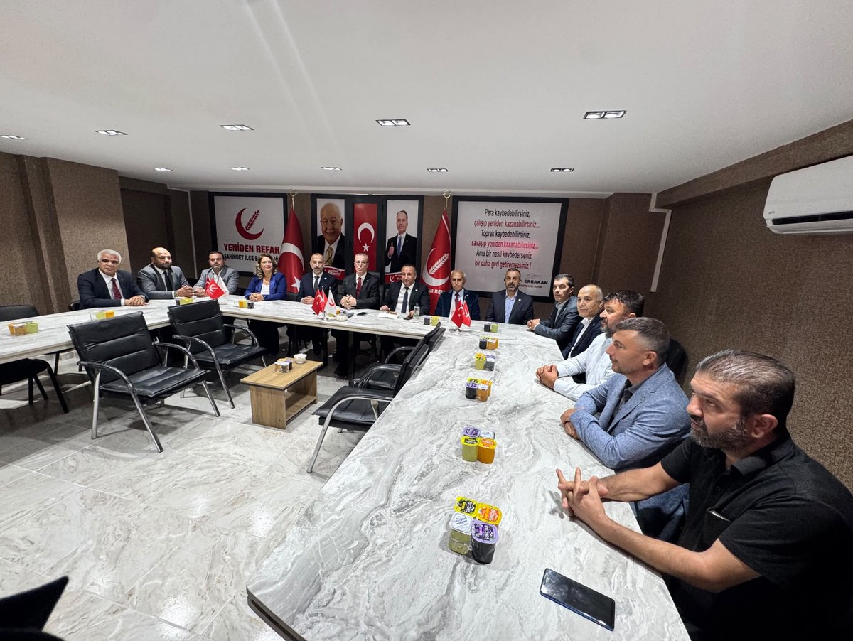 rprefahantep's tweet photo. Genel Başkan Yardımcımız Bülent Osman Osmanağaoğlu,ve teşkilatımızla birlikte Şahinbey İlçe Başkanlığımızı ziyaret ettik. Teşkilat çalışmalarımız ve saha faaliyetlerimizi istişare ettik. Hep birlikte, aynı azim ve kararlılıkla çalışmalarımıza devam ediyoruz

Sedat yıldız. https://t.co/afDnSjL4RZ