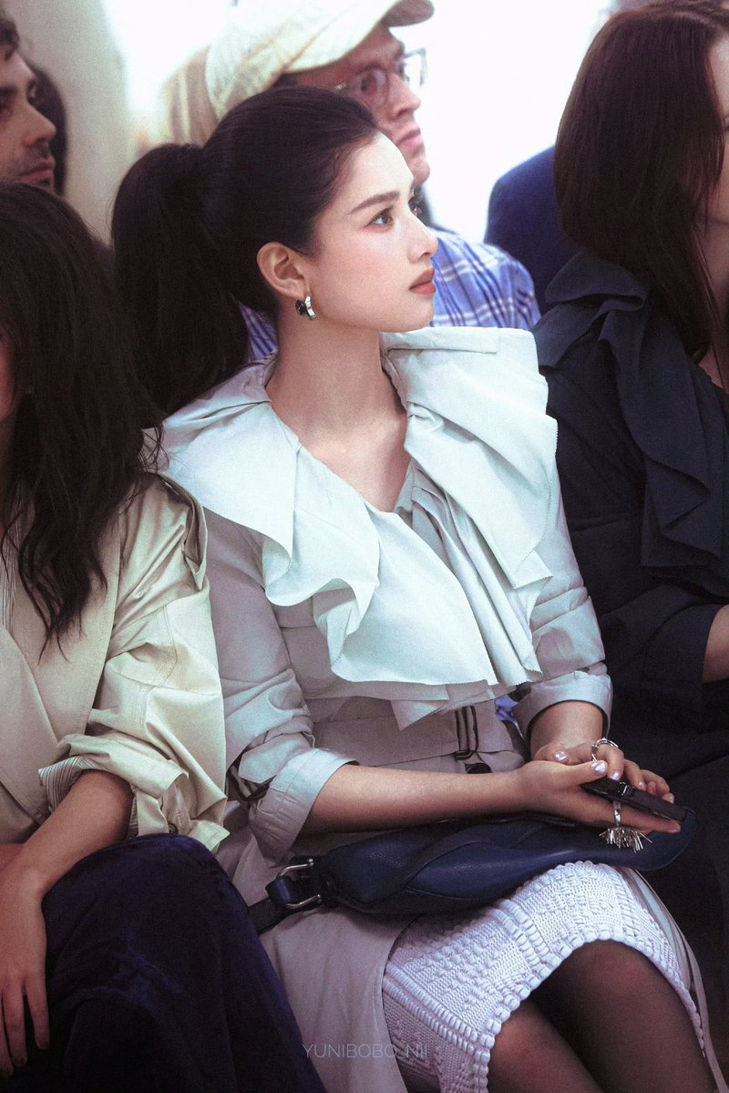 dianzia7's tweet photo. 너만보인단말이야..
널사랑한단말이야.. https://t.co/WS6CZEubHk