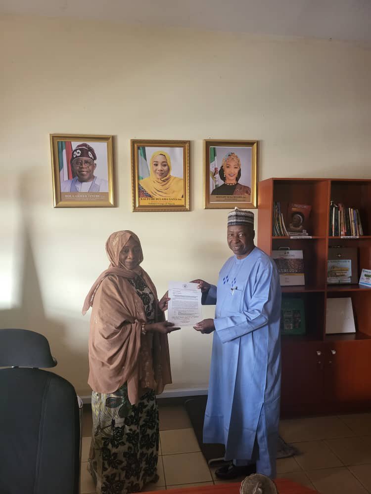 Movingimage_ng's tweet photo. A new chapter for Nigeria’s creative sector! 🎬🇳🇬

Congratulations to Abdulkareem Mohammed of Moving Image Limited and KILAF on his appointment as a member of the Creative Sector Committee of the Federal Ministry of Arts, Culture and Creative Economy. https://t.co/oK1U0cA204