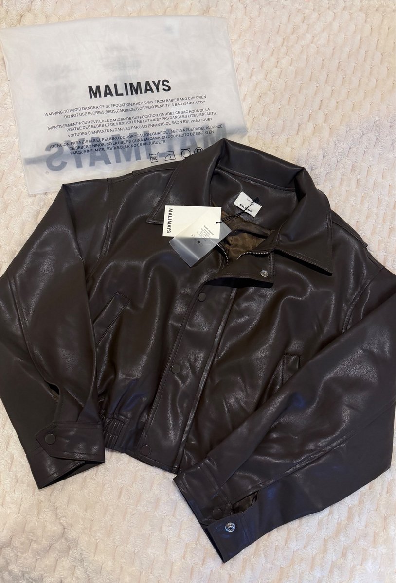 weyoina's tweet photo. Malimays Leather Jacket สี Brown ใส่1ครั้ง ป้าย+ถุงครบ 500.- (กดในonlineเกือบ700คับ) 🤎🐰
#ส่งต่อเสื้อผ้า #ส่งต่อpaloy #paloystudio #ส่งต่อเสื้อผ้ามือสอง #เสื้อผ้ามือสอง #chuuchop #เสื้อผ้ามือสองสภาพดี #ส่งต่อmalimays #malimays #beming #ส่งต่อbeming https://t.co/9bBPWzqZdM