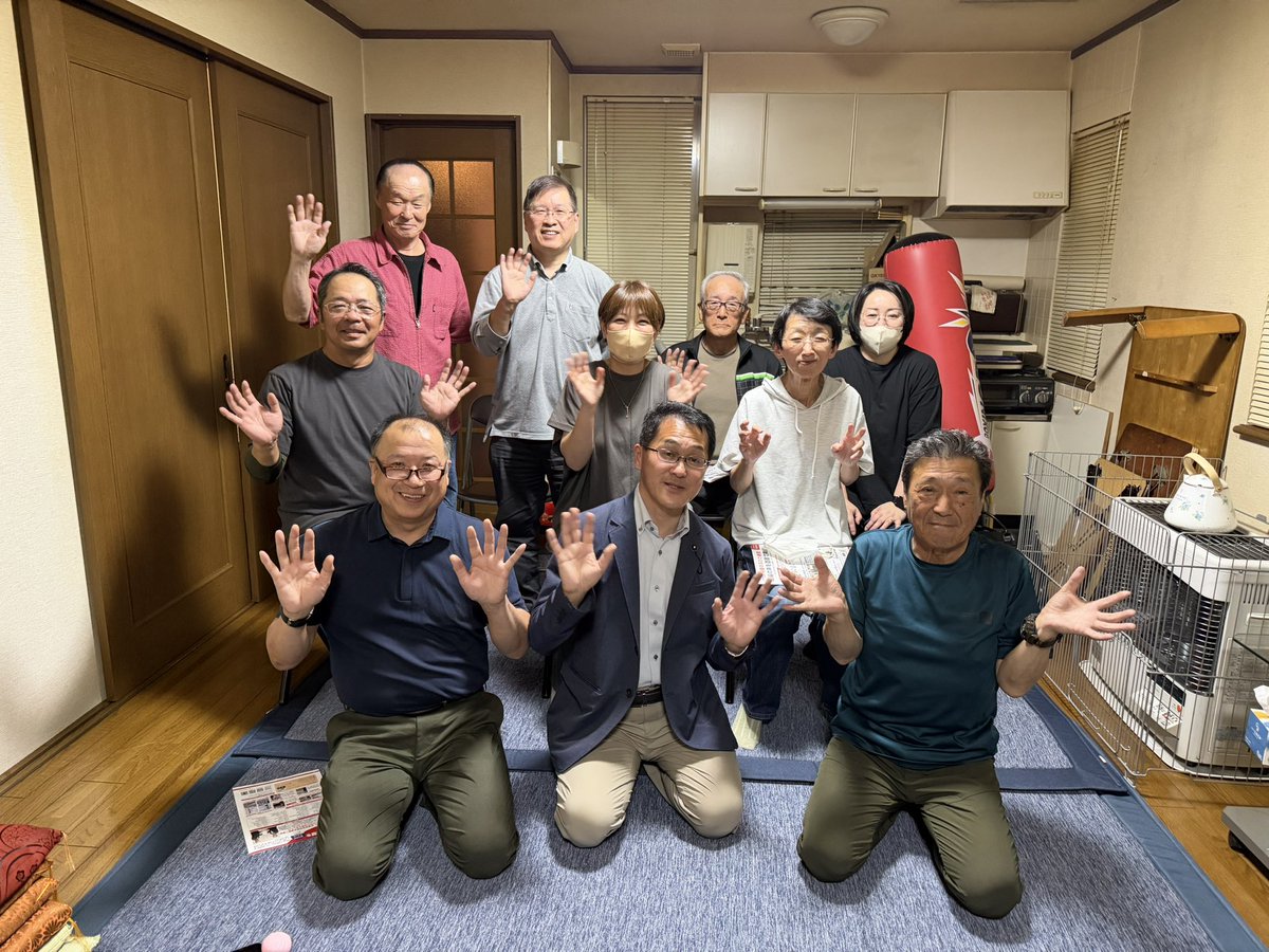 terashima_nobu's tweet photo. 末広地域を回り、皆さまから貴重なご意見やご要望を伺いました。

ご要望をいただいた現場にも足を運び、状況を確認。旭川市議とも連携し、一つひとつ丁寧に対応してまいります！

#末広地域 #寺島信寿 https://t.co/LlYp5JJ8kC