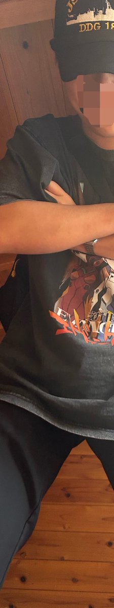 dai1911colt's tweet photo. 範馬勇次郎の足開くポーズをしたかったけど
体が固くてこれで妥協した時の写真 https://t.co/Qz45oAHtt6