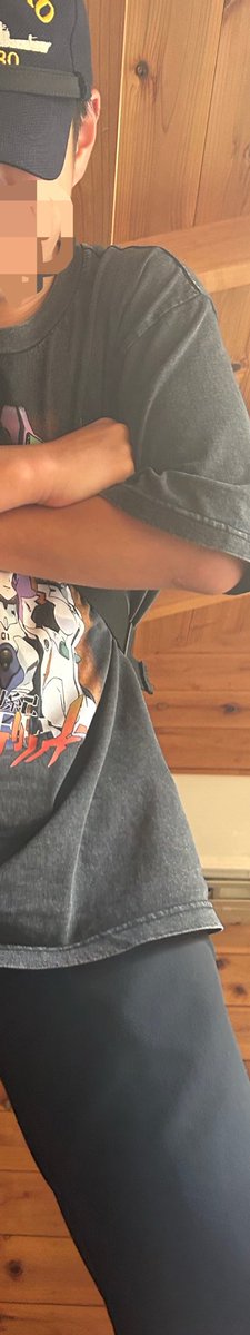dai1911colt's tweet photo. 範馬勇次郎の足開くポーズをしたかったけど
体が固くてこれで妥協した時の写真 https://t.co/Qz45oAHtt6