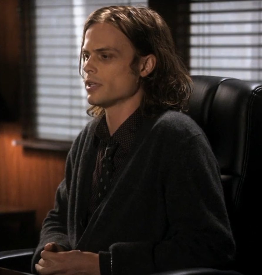 clowderofghouls's tweet photo. he looks so cozy here, i wonder how much that cardigan cost https://t.co/Z64QeYiJXP