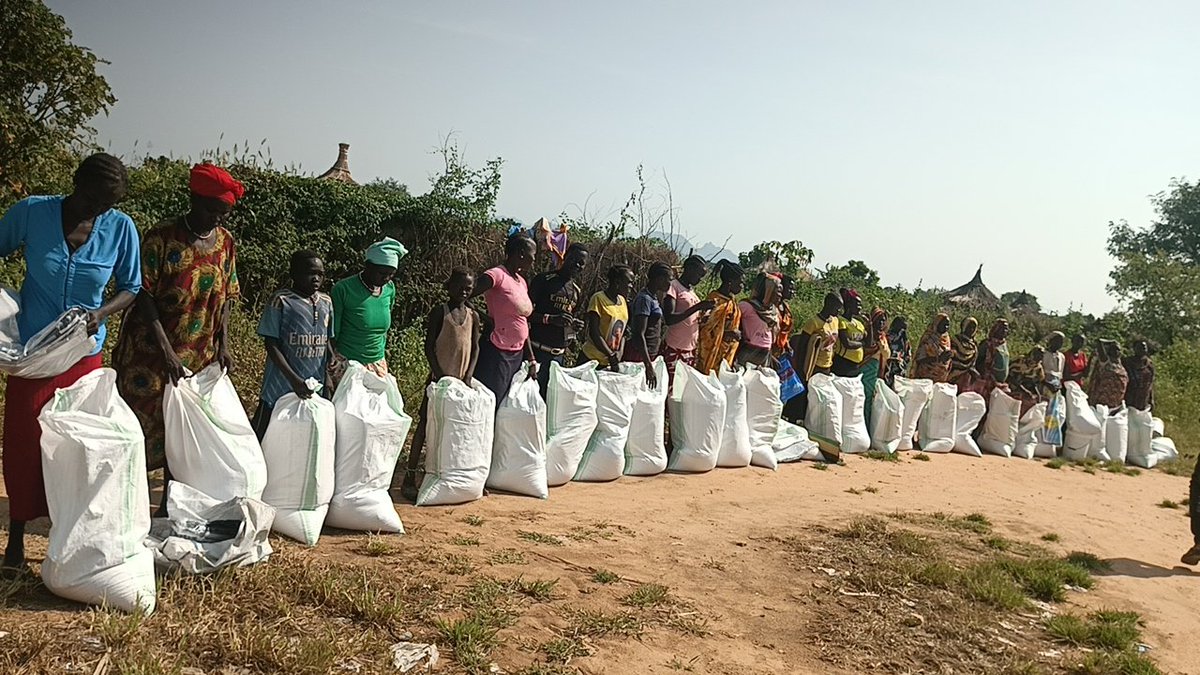 YattaHelly's tweet photo. A Day of Hope for 300 IDPs

Today, I was privileged to serve 300 internally displaced persons in Kwalib, Dalami County, Nuba Mountains, with food and essential non-food items. Grateful to be part of bringing hope and dignity to families in need. https://t.co/zOvOCYQsTp
