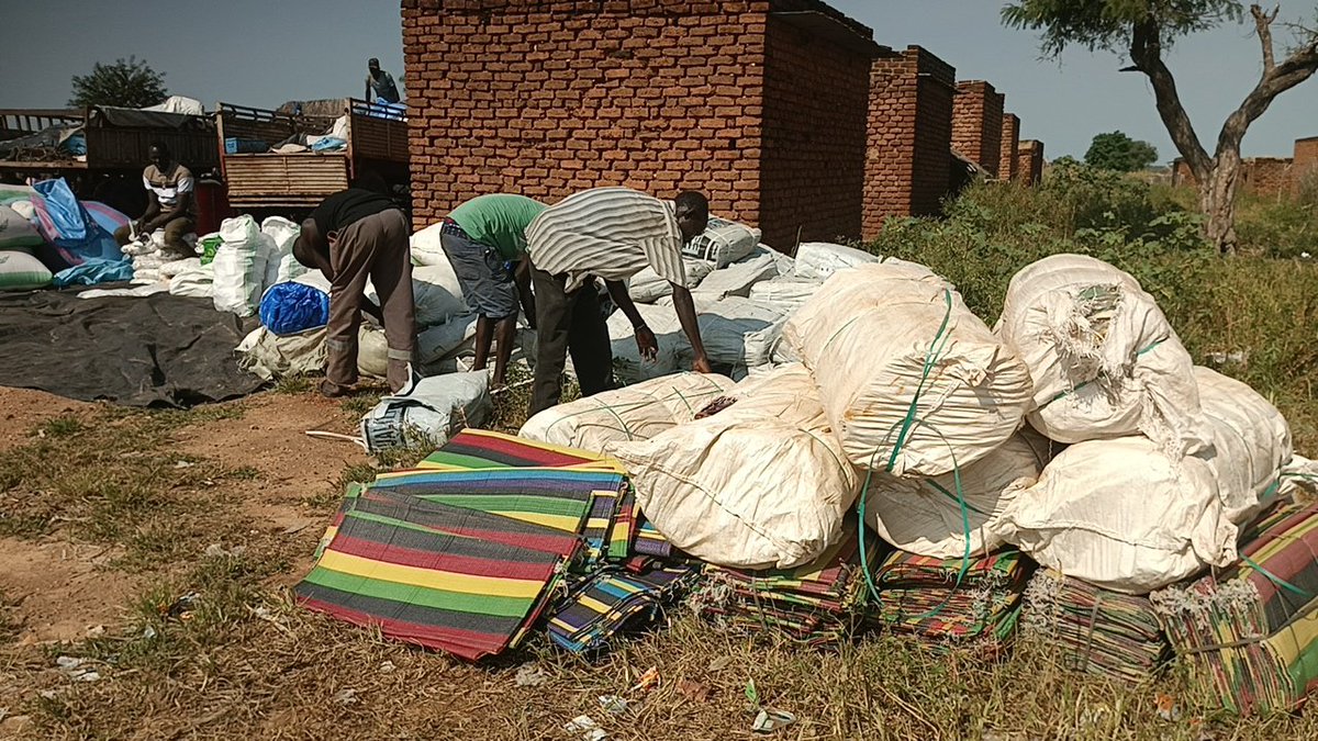 YattaHelly's tweet photo. A Day of Hope for 300 IDPs

Today, I was privileged to serve 300 internally displaced persons in Kwalib, Dalami County, Nuba Mountains, with food and essential non-food items. Grateful to be part of bringing hope and dignity to families in need. https://t.co/zOvOCYQsTp