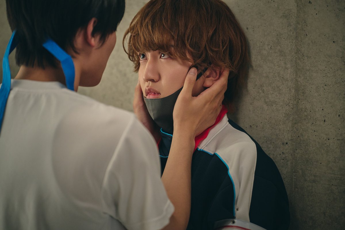 thetvjp's tweet photo. #中川翼“粋”、#桜木雅哉“春虎”と再び同室に

互いの家族にあいさつするが…
「ごめん、母さん。俺…」

＜ちょっと待とうよ、春虎くん＞ 

▼記事の続きはこちら【写真6枚📷】
https://t.co/5E8pb2gJdR

#原因は自分にある。 #ちょとら @dramaphil_mbs https://t.co/yBFirLyaG2