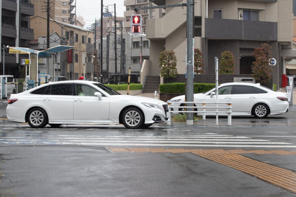 GRX130_2610's tweet photo. イベントのために有給取ったら台風で片っ端からキャンセルでうんざり
秋の交通安全週間で気合いの入った交通機動隊の覆面���トカー
台風の中でもしっかり警らしていました https://t.co/K5VtbBAfmX
