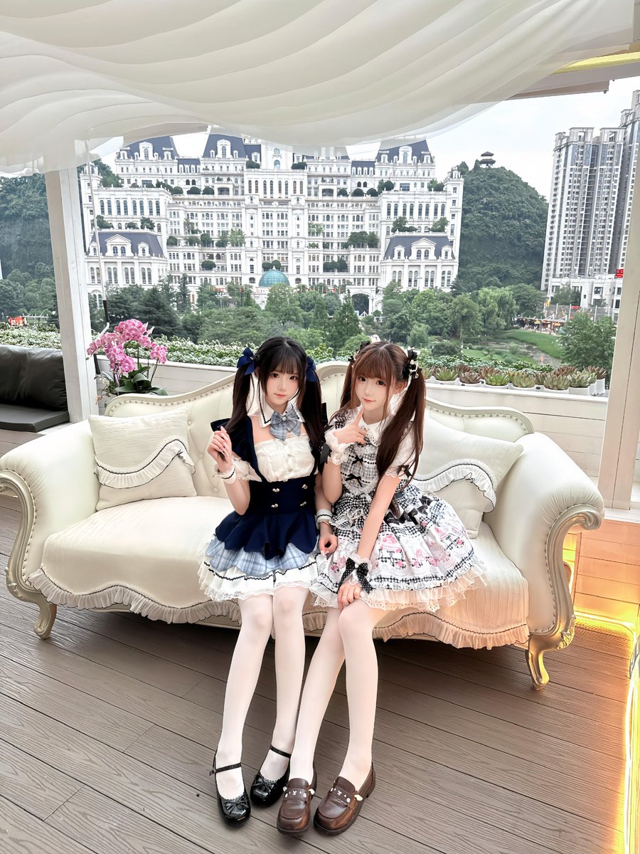 Hovan07350225's tweet photo. 开始上供，有人在意吗！！

有人想锐评一下我和闺蜜的福嘛 🥹   

粉粉嫩嫩

不要🚪赶紧看，我要删了… https://t.co/Zsg2xI1ODl