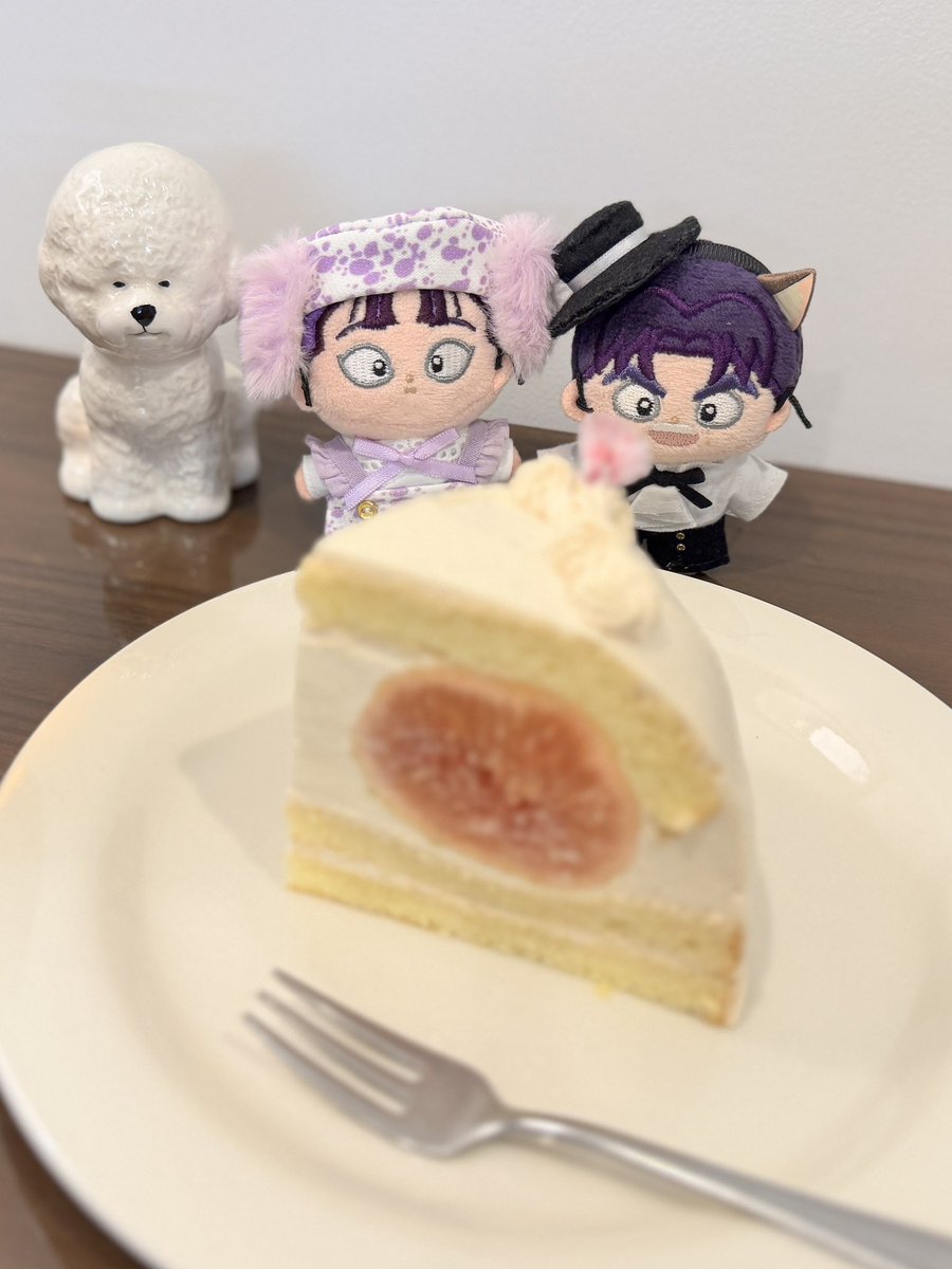 OpEK4gO6EEomcdB's tweet photo. 無花果とアールグレイのショートケーキ
あまりにも美味しすぎた\❤︎❤︎❤︎/

#ほわぬいといっしょ #rkrnぬい撮り部 https://t.co/9wZaOFyYMi