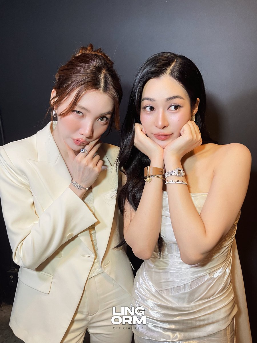 LingOrmCH3's tweet photo. เฮียหึงคับ

LINGORM PRESENTER SOFEA
#LingOrmSofeaLiveStream
#หลิงออม  #LingOrm https://t.co/Dnk5XgIxH9