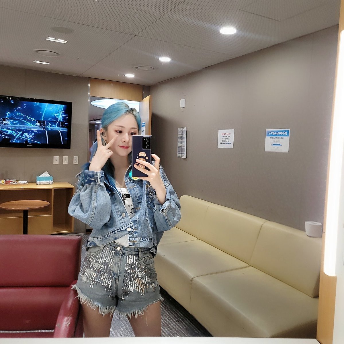 c_everglow's tweet photo. Ex everglow member Mia told fans via Instagram that she would return to the public eye within a year. Fans are speculating she might join Girls Planet 2. https://t.co/LPUk5e8wCm