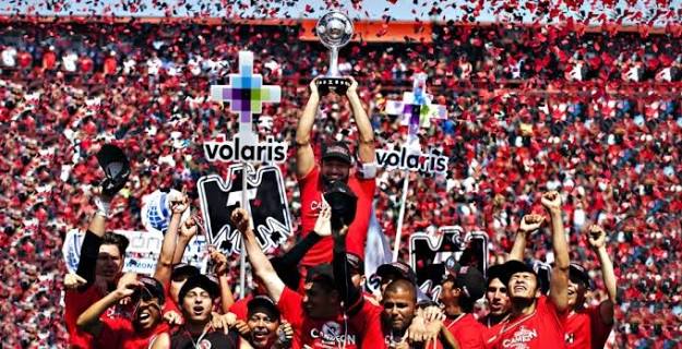 SebasDiaz_25's tweet photo. Las grandes historias del ascenso: 

🦁Club León ascendiendo a primera división tras 10 años en el infierno, y ganando un bicampeonato 2años después. 

🐕Xolos de Tijuana subiendo a primera división, con tan solo 4 años de existencia, y ganando la liga 1año después de su ascenso. https://t.co/3hZ4FOt2u7