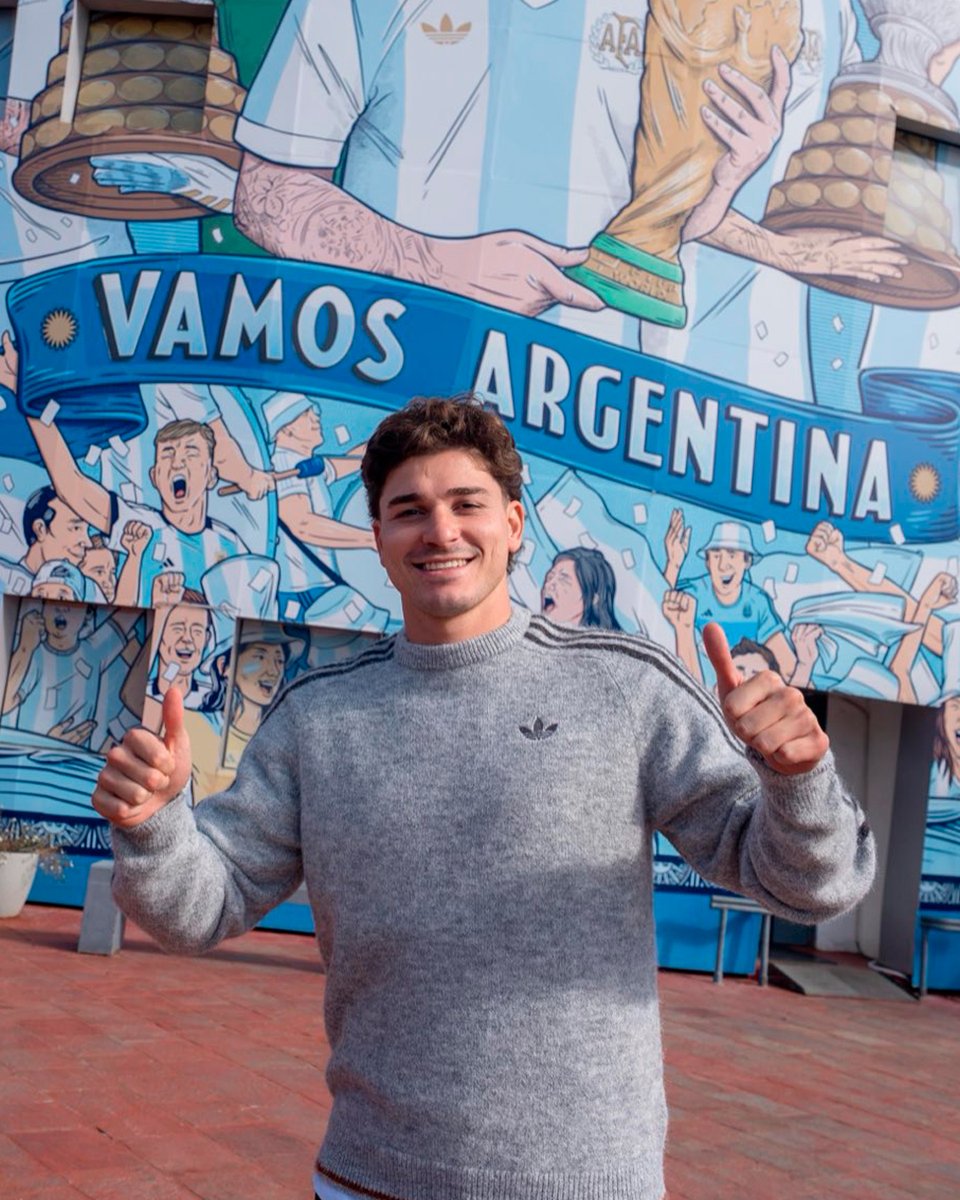 TyCSports's tweet photo. JULIÁN, LAUTARO, LICHA, CUTI Y MÁS: los jugadores de la Selección Argentina van llegando al país para la fecha FIFA. 👋🏻🇦🇷 https://t.co/FOiQEUk0MO