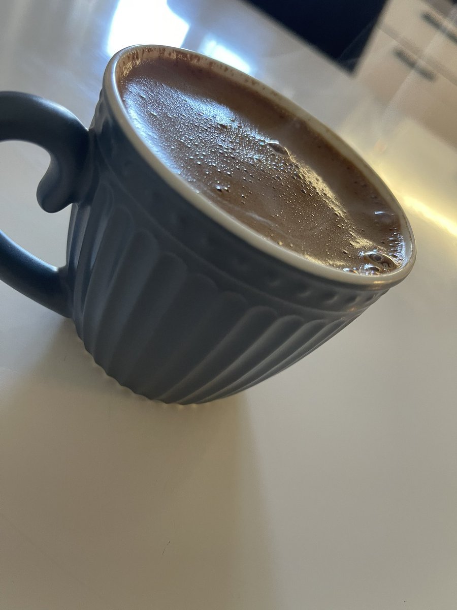 Melal_'s tweet photo. Köpüklerim taştı gel. İyi gün dostları kötü günüm geçti gel diye de devam etmiş mübarek şair. https://t.co/gbBifiugj0