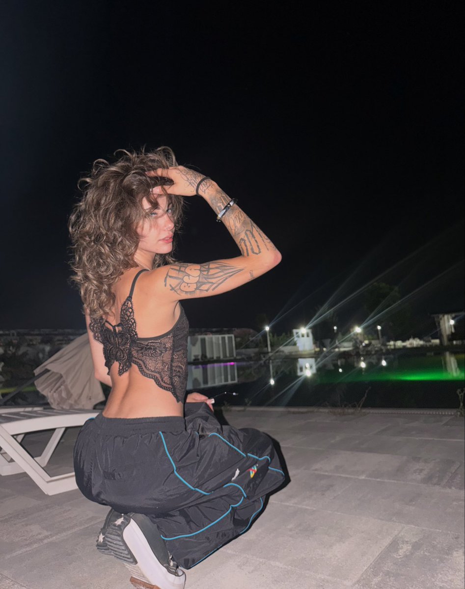 inkedmyla's tweet photo. Tell me the first thing that comes to your mind.✨ https://t.co/EdnDZnOG2p