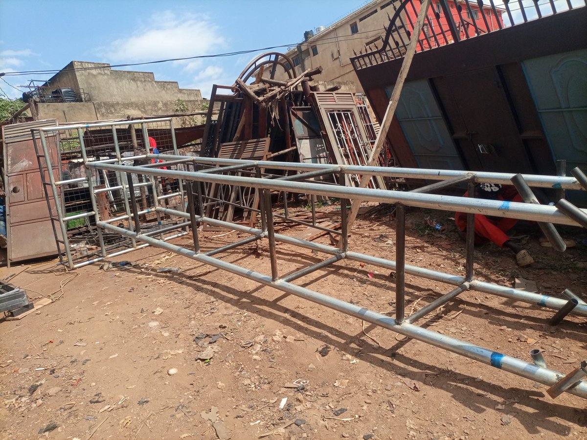 Juniah02's tweet photo. @KwikirizaNova Let me send and you will get me customers who want welders @KwikirizaNova https://t.co/C03Q8LCyq8