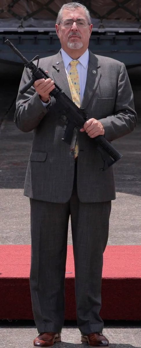 WalterGudiel's tweet photo. Comandante “Chicharrón”, jefe de las fuerzas inútiles chairas. https://t.co/6ql8TPsmhR