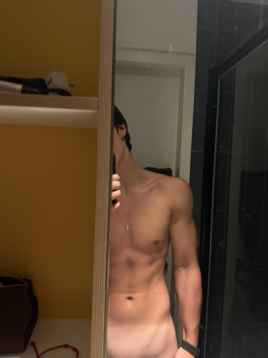 brazilianmarti's tweet photo. depois da academia sempre fico com um T gigante,clica na minha bio e vem ver o que eu fiz de pós treino💪 https://t.co/SuNhijziua