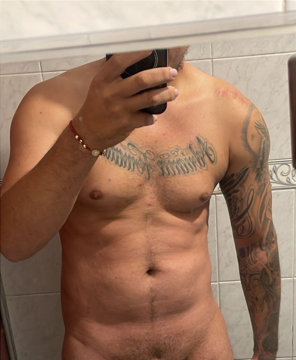 BrayanVH96's tweet photo. Quien la quiere ver completa ? 😏😈🔥
#seguidores
#morbopúblico https://t.co/DBrRzi1jhv
