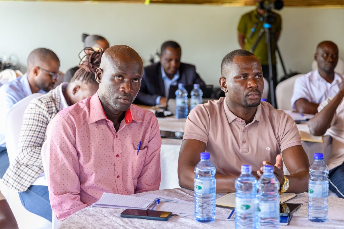 TotalEnergiesUG's tweet photo. At #TotalEnergiesEPUganda, our National Content strategy is designed to maximize Ugandan participation in the oil and gas sector, generate shared value within the country, and ensure a net positive impact from project development.

The strategy is anchored on three pillars, employing and training Ugandans, utilizing local goods and services, and enhancing capabilities through knowledge and technology transfer. 

Today, at HB Safaris Buliisa, together with @PAU_Uganda, @UNOC_UG, #CNOOCUganda, and local leaders, we joined NGOs & CSOs from the Albertine Region for the latest edition of #TotalEnergiesEPUganda's "Let's Talk!" engagement to discuss the progress, achievements and opportunities being delivered through the #TilengaProject.

#CreatingSharedValue